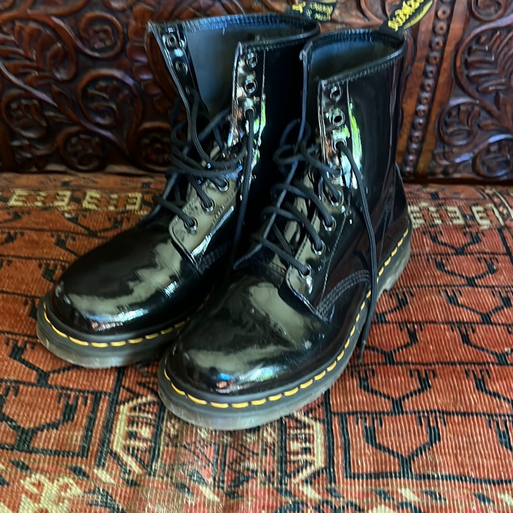 Dr Martens -Barely worn black patent leather - size 9